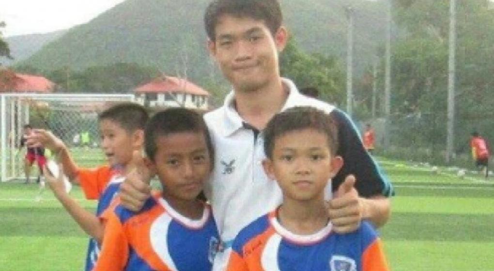 La dura historia de Ekapol Chanthawong, el entrenador que entró con los chicos a la cueva